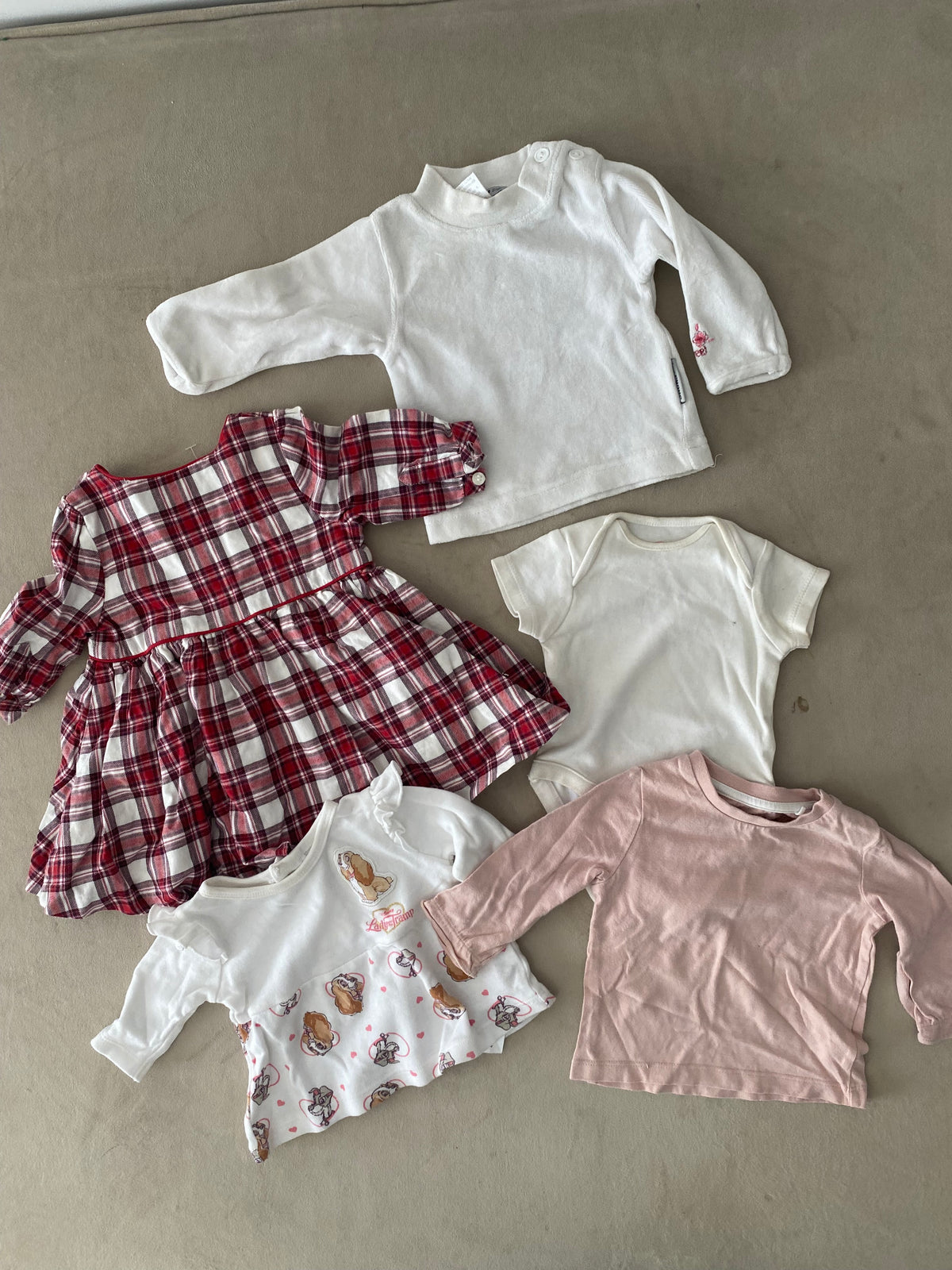 Lot 5 pièces bébé fille 0/3 mois