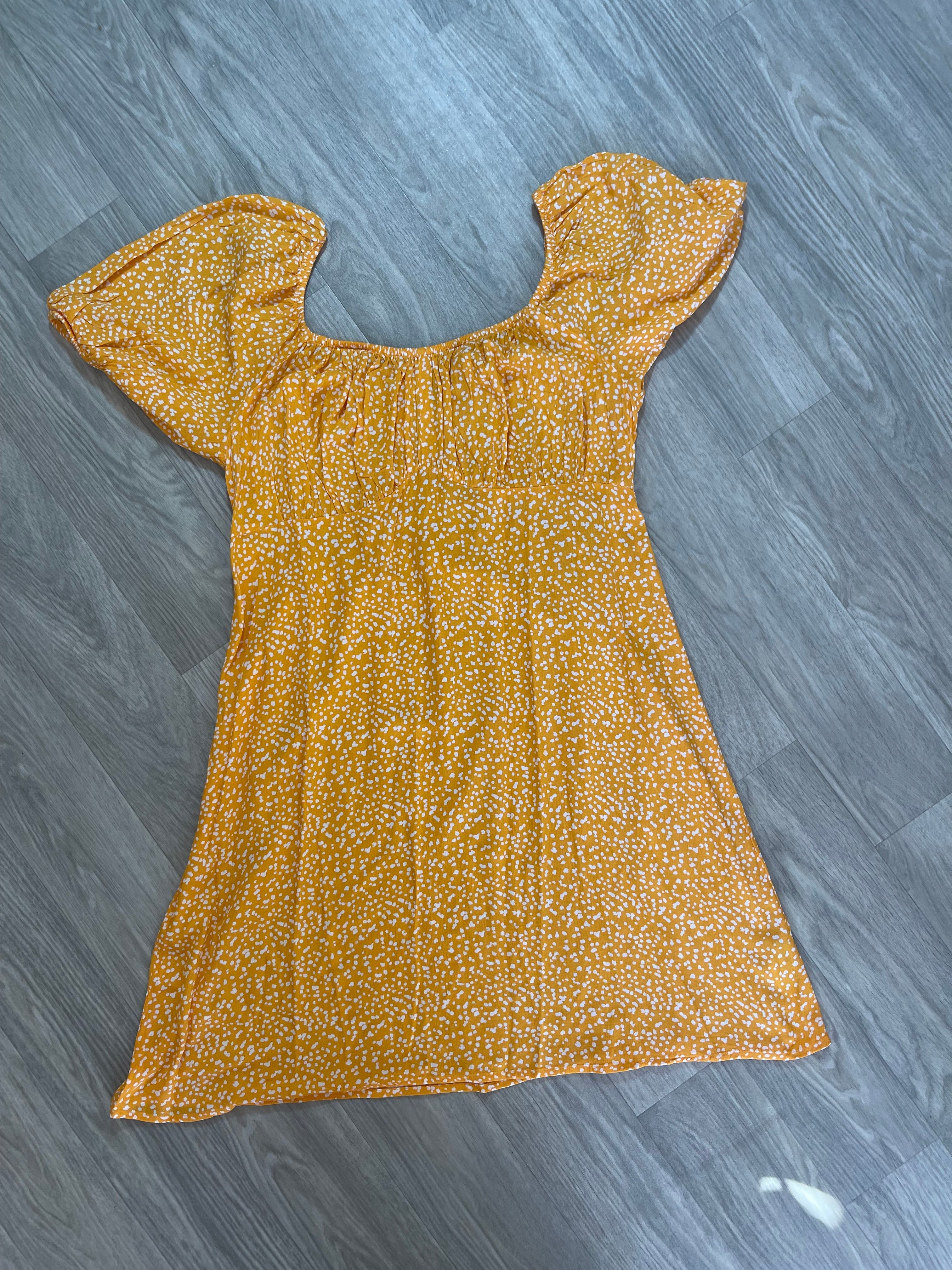 Robe jaune moutarde à pois blancs (manches courtes)