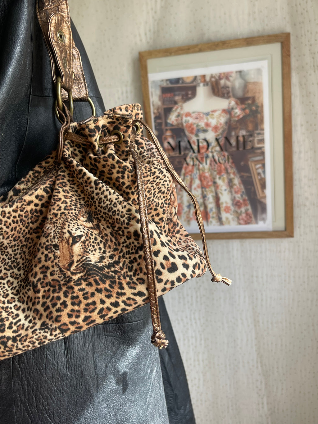 Sac léopard bohème à anses bronze effet croco