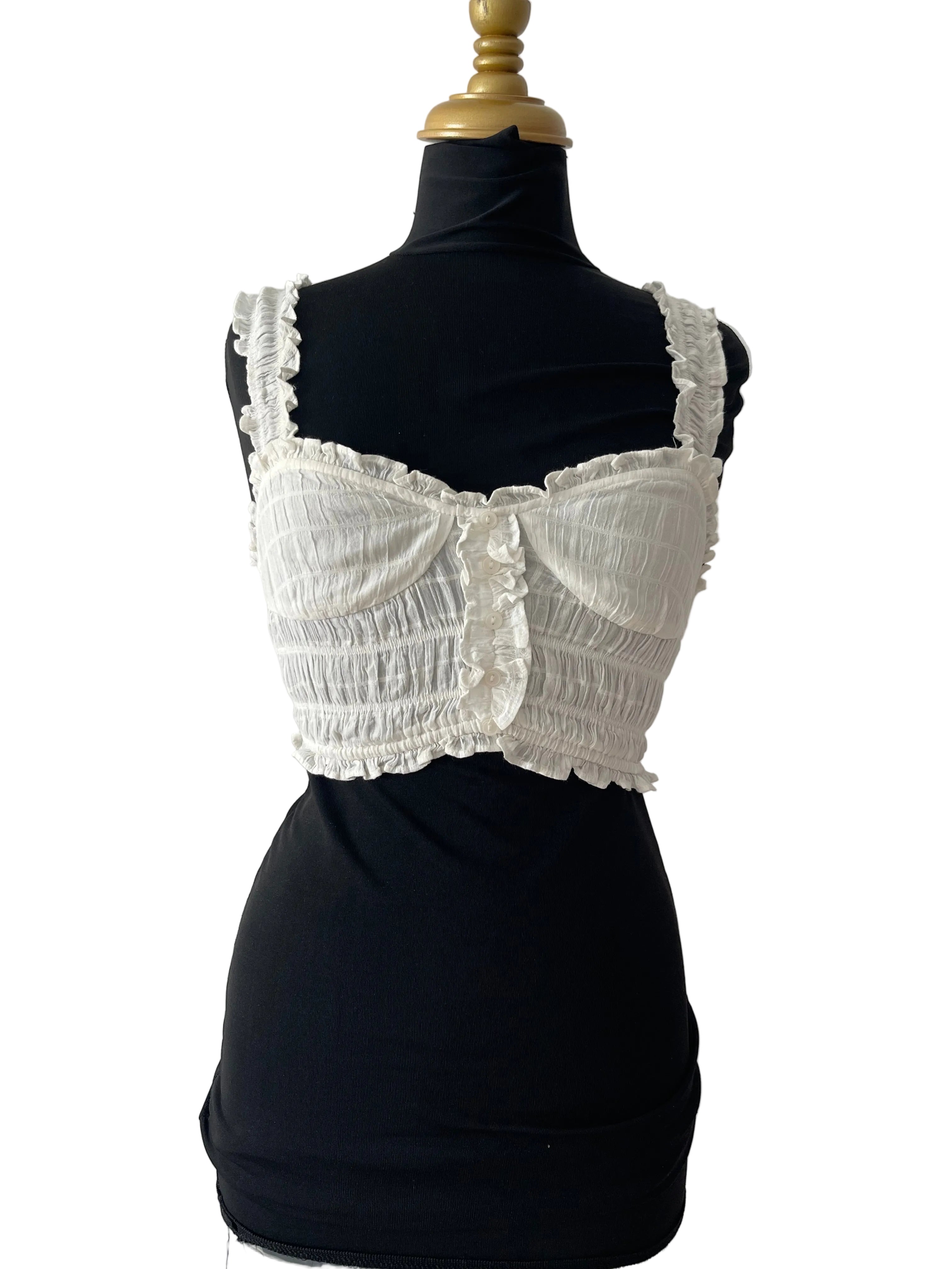 Crop top blanc froncé et smonké style bustier romantique