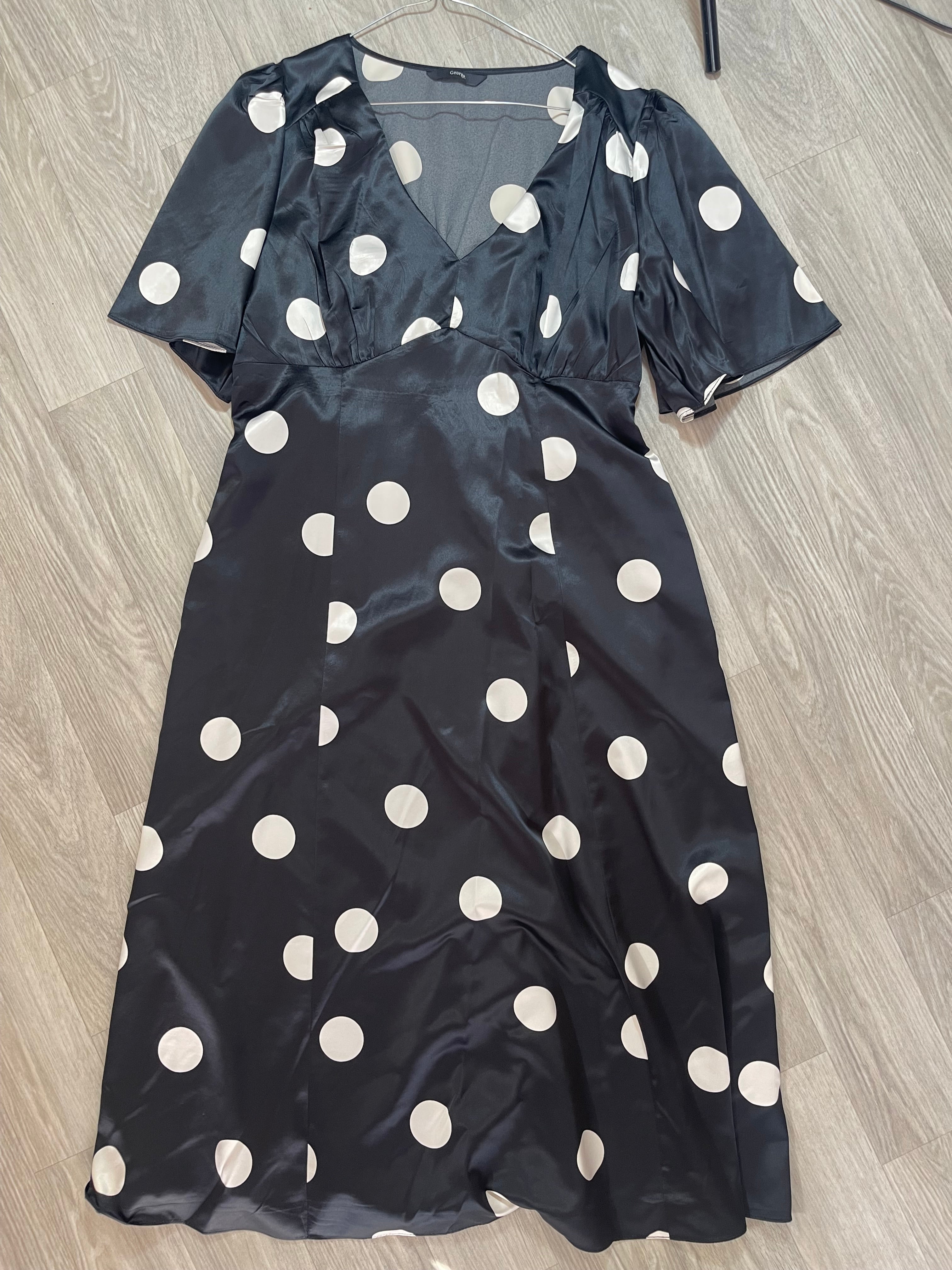 Robe bustier à pois noire et blanche