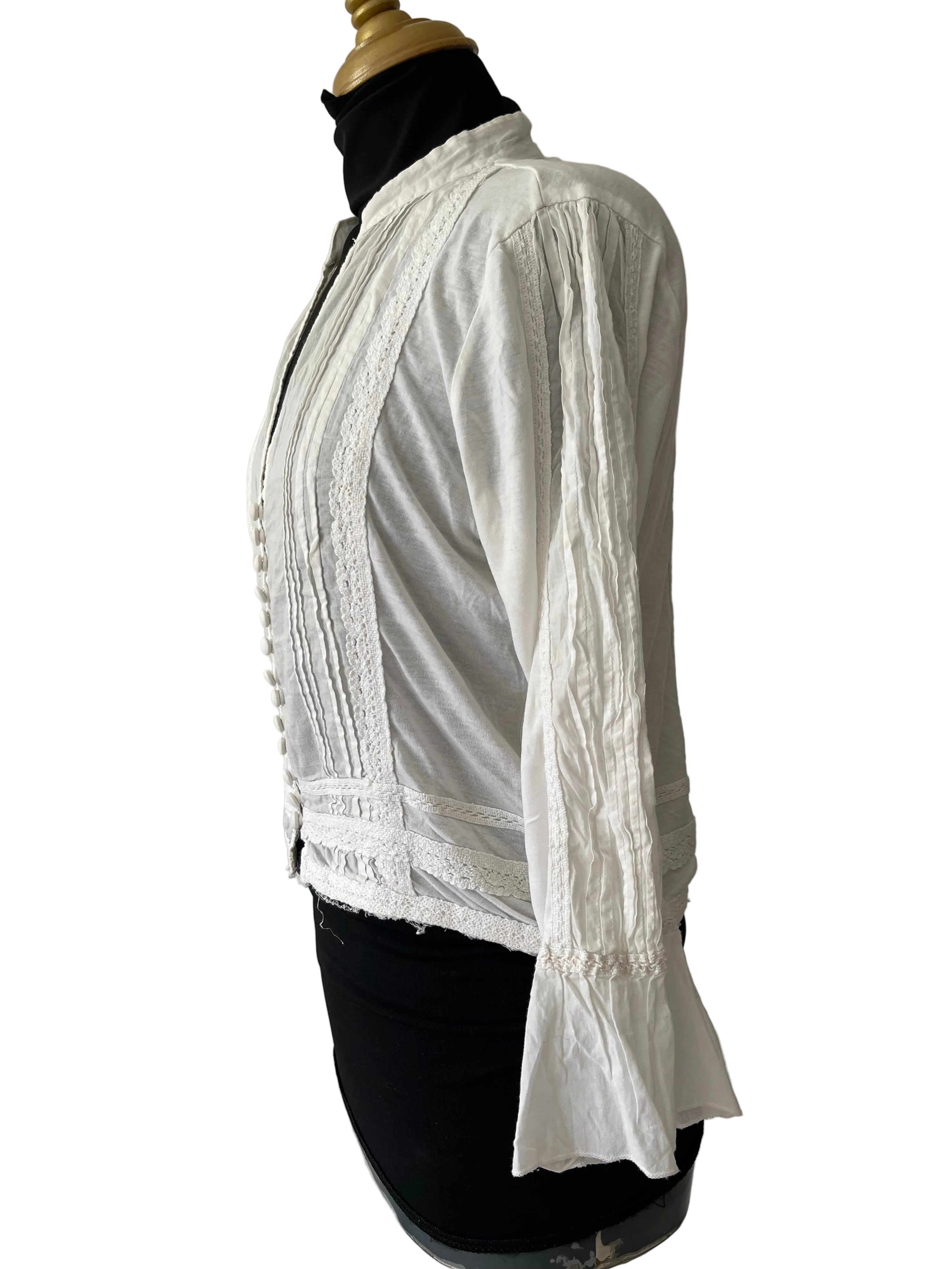 Blouse blanche romantique style victorien à boutons et plissée Taille M