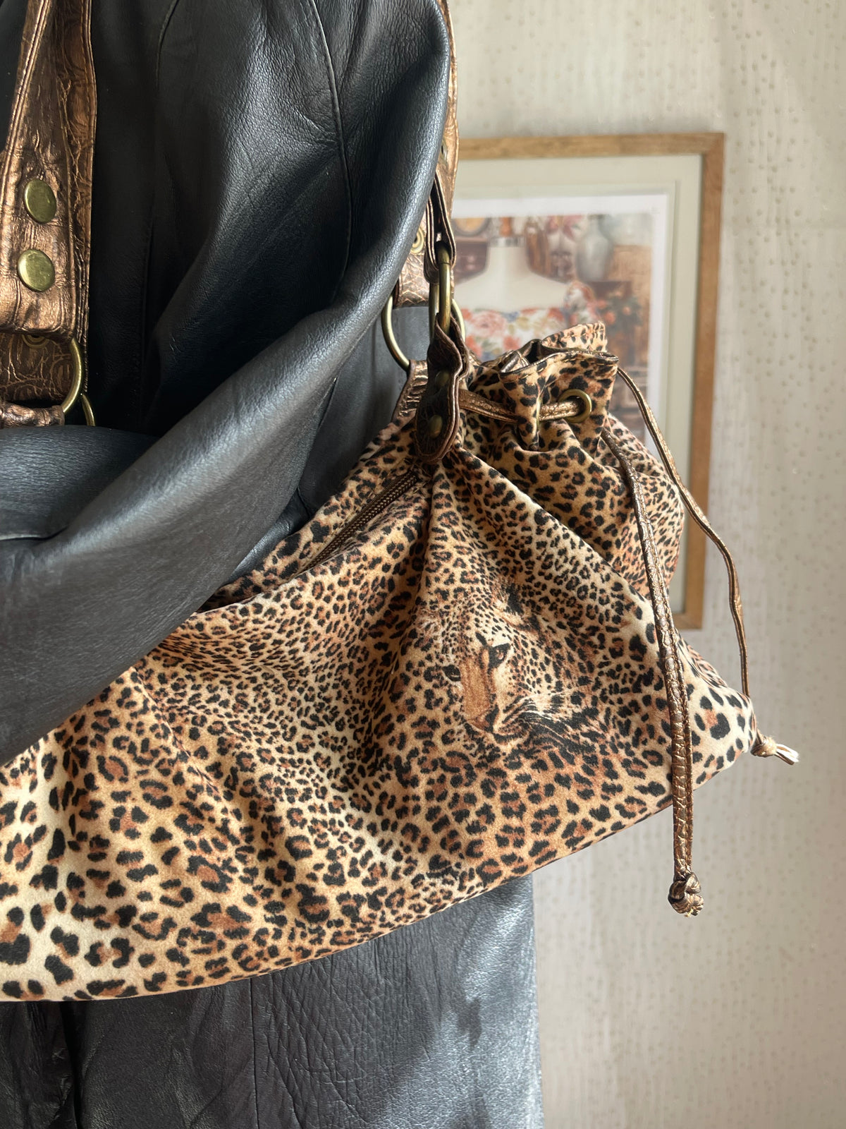 Sac léopard bohème à anses bronze effet croco