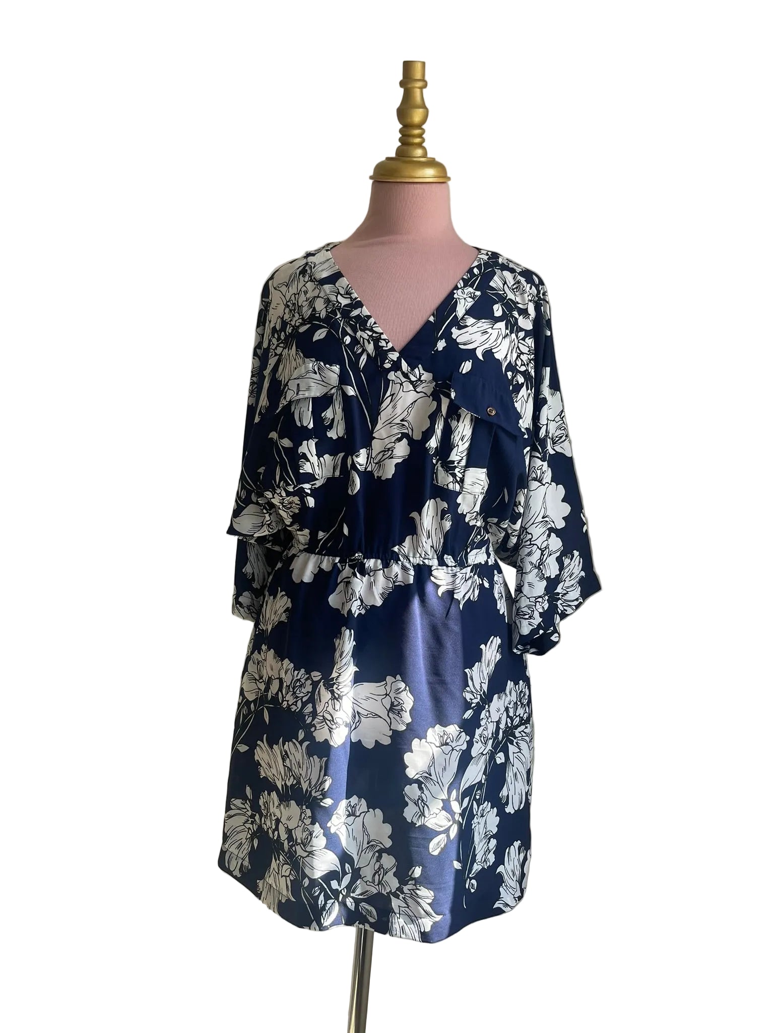 Robe Courte Bleue Marine Florale Blanche Col V