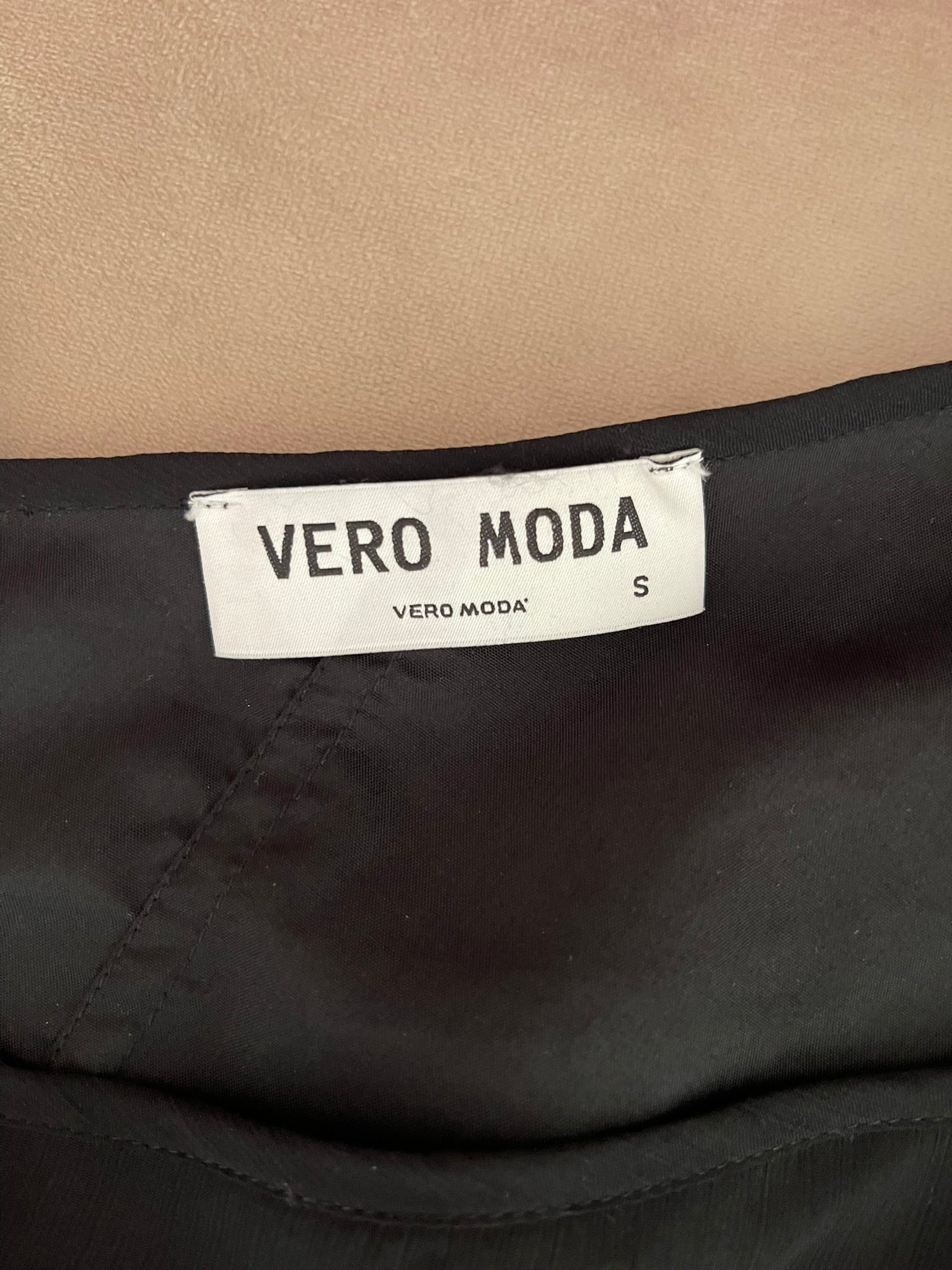 Mini Robe Noire Mono-Bretelle Volant - vue 5