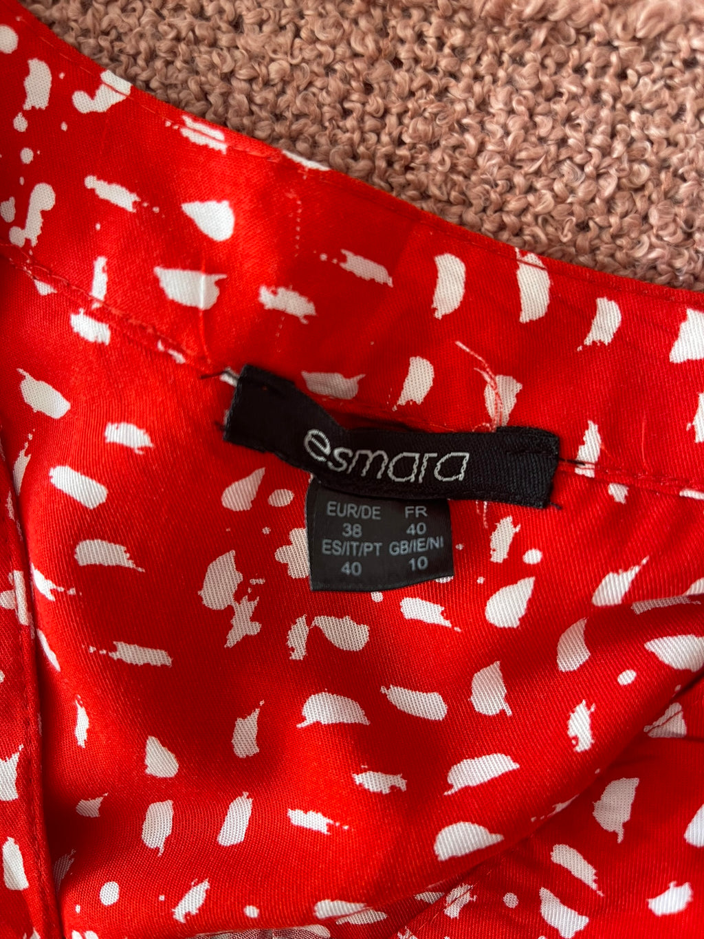 Robe midi fluide à imprimé confetti – Rouge