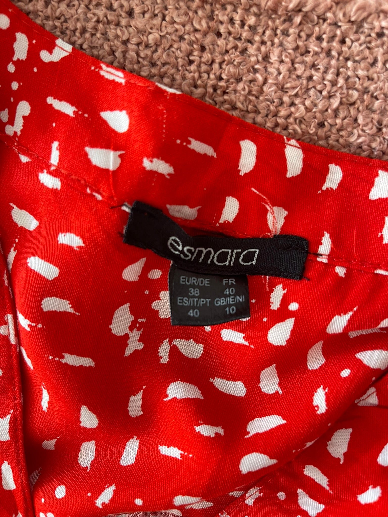 Robe midi fluide à imprimé confetti – Rouge