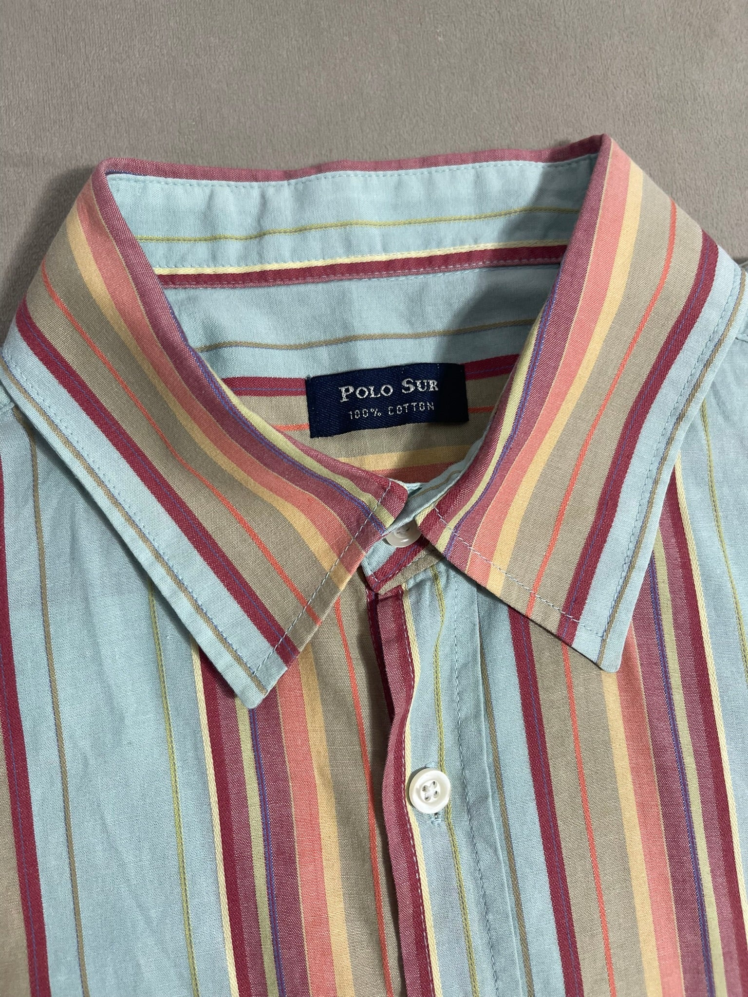 Chemise élégante et intemporelle