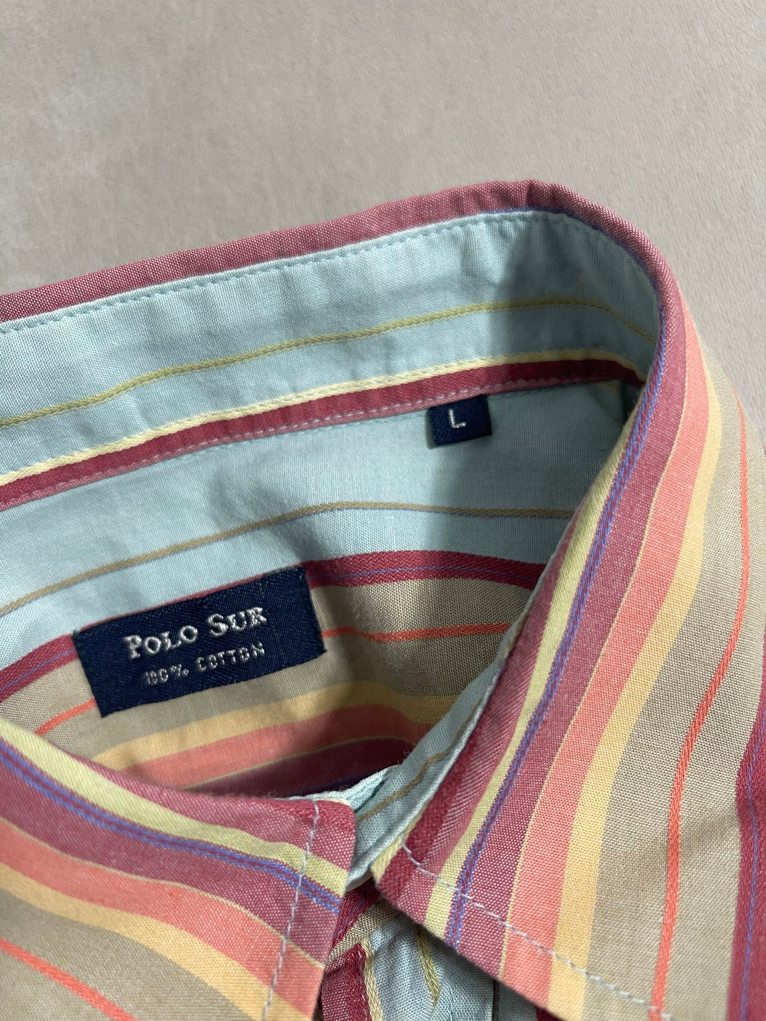 Chemise élégante et intemporelle