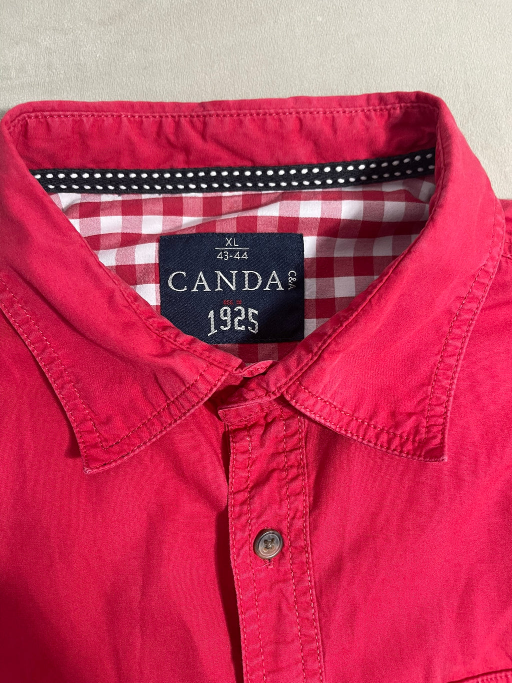 Chemise élégante et intemporelle