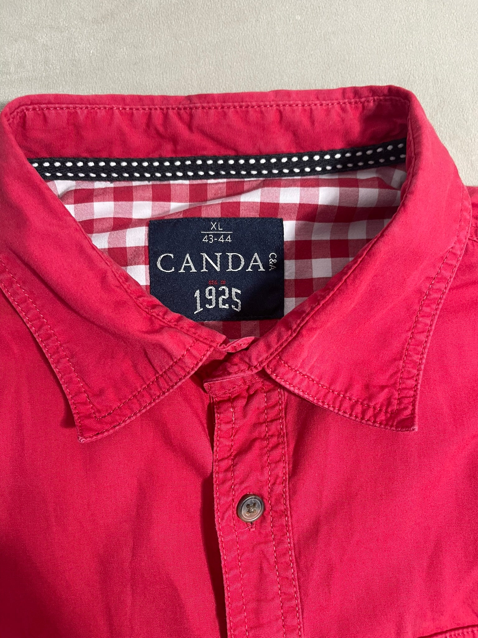 Chemise élégante et intemporelle