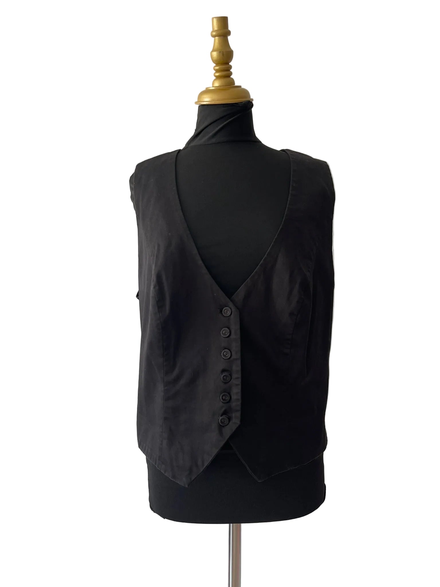 Gilet noir satiné six boutons dos nu