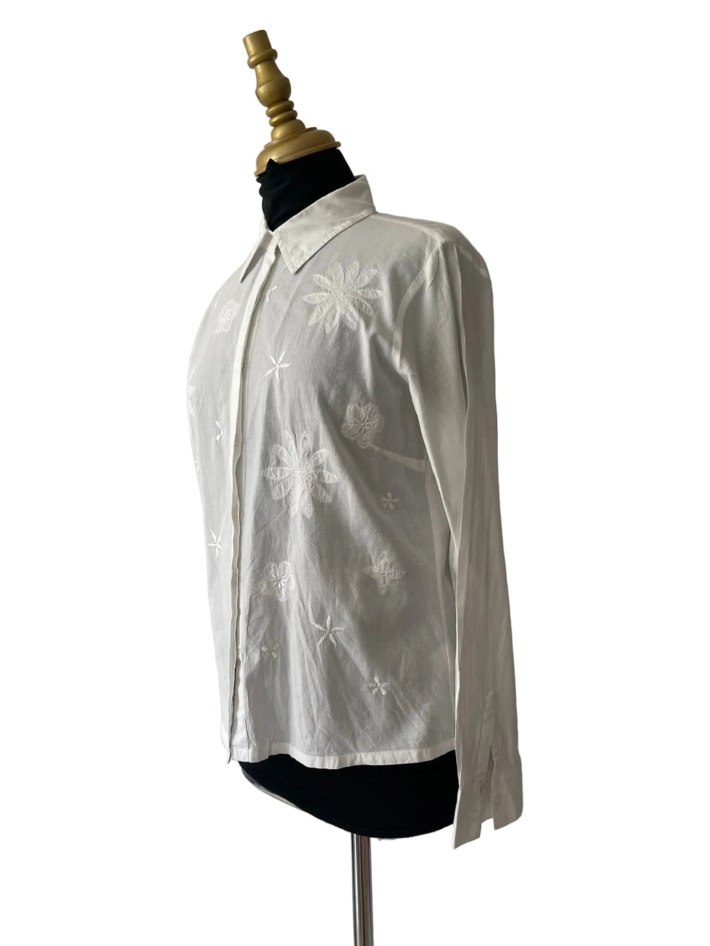 Chemise blanche brodée fleurs