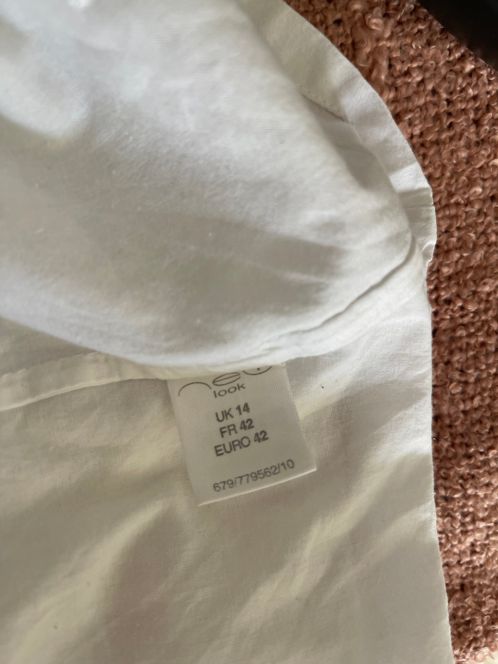 Chemise blanche brodée fleurs