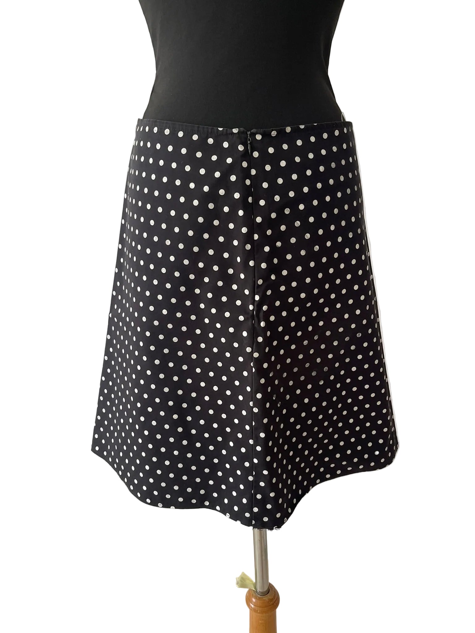 Jupe trapèze noire à pois blancs