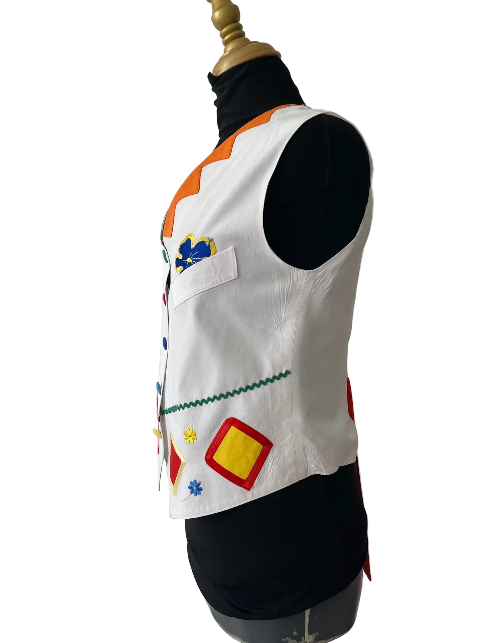 Gilet blanc pop et géométrique
