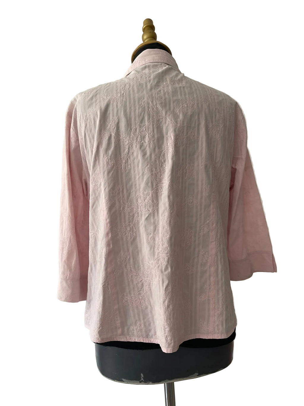 Chemisier rose pastel brodé