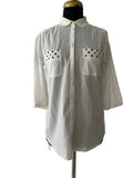 Chemise blanche à clous géométriques