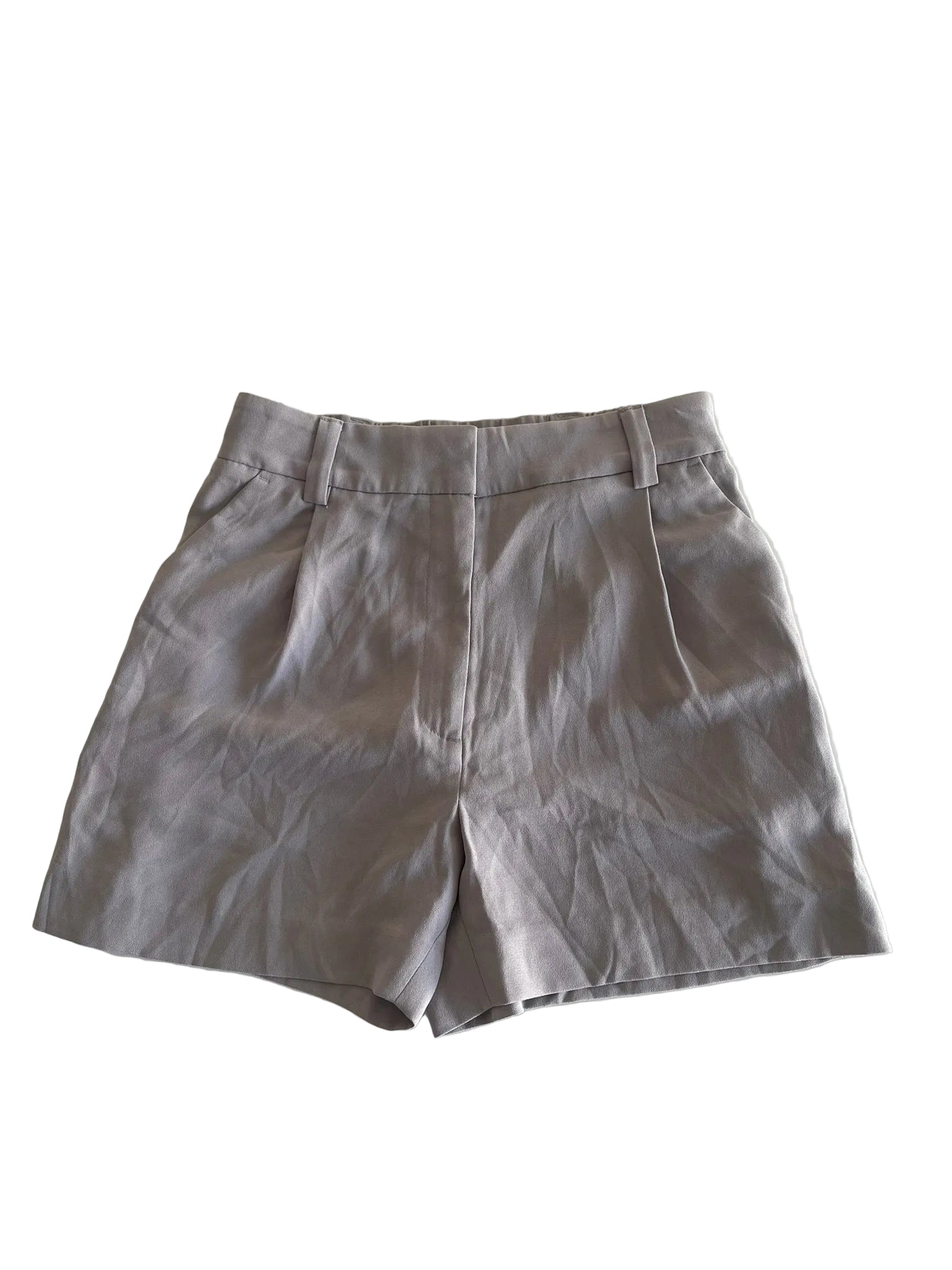 Short tailleur gris perle satiné taille haute
