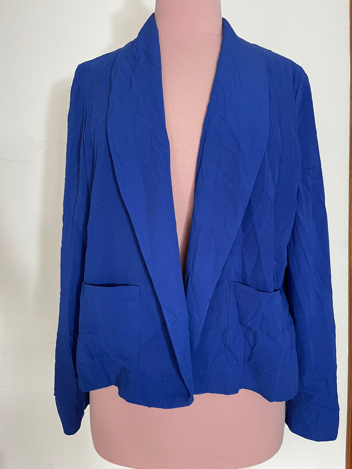 Blazer bleu roi ouvert