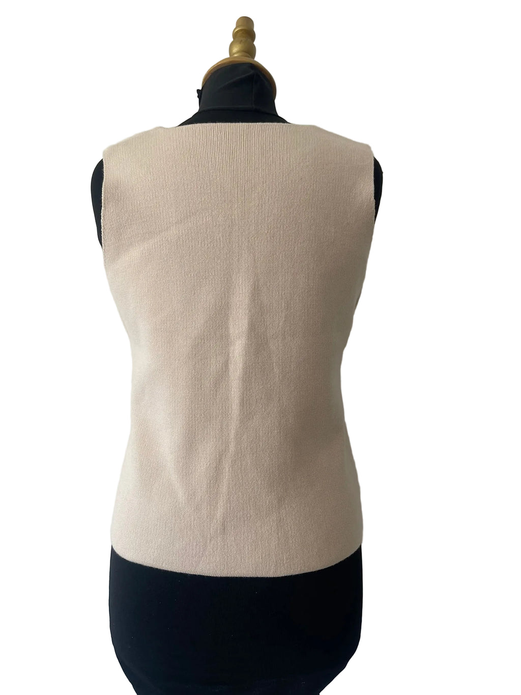 Top gilet femme beige tricot côtelé col V broche dorée Taille M