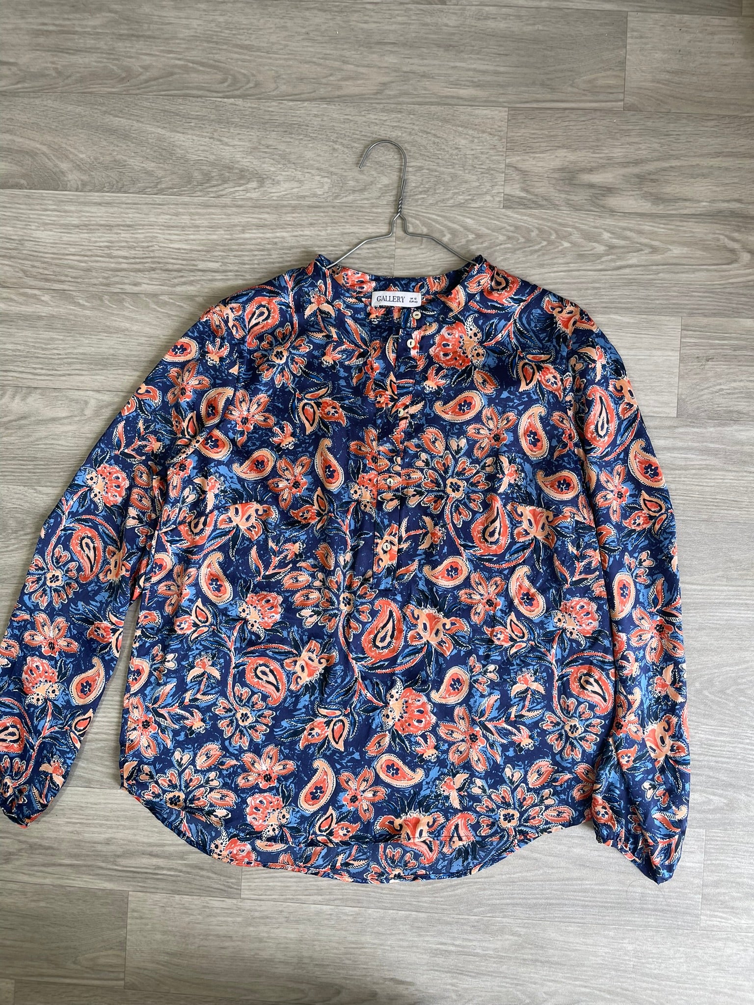 Blouse fleurie paisley bleu marine - Gallery taille UK12/EUR40