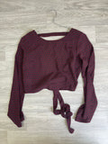 Crop top bordeaux imprimé géométrique, dos nu à nouer