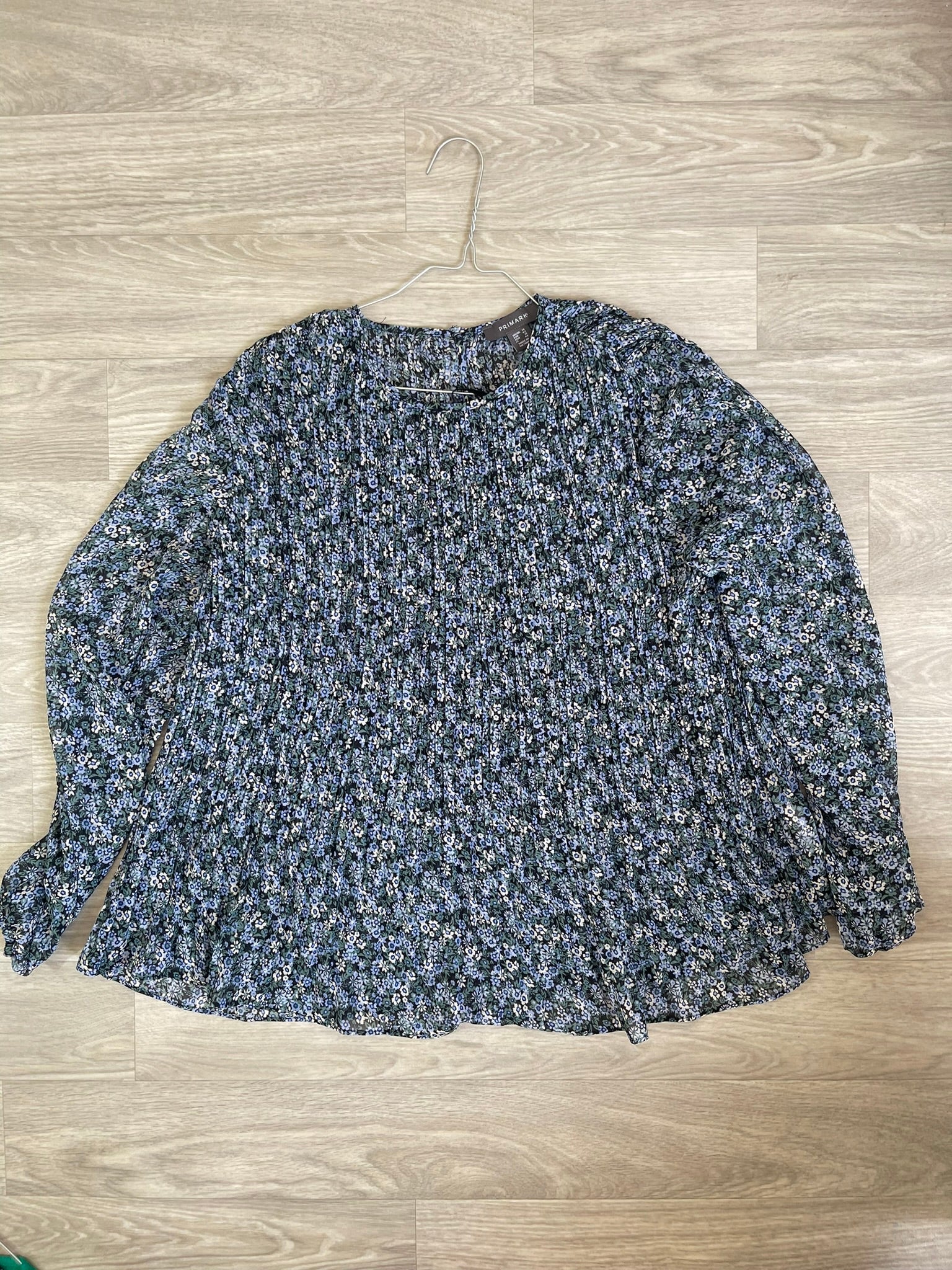 Blouse plissée fleurie bleu et vert