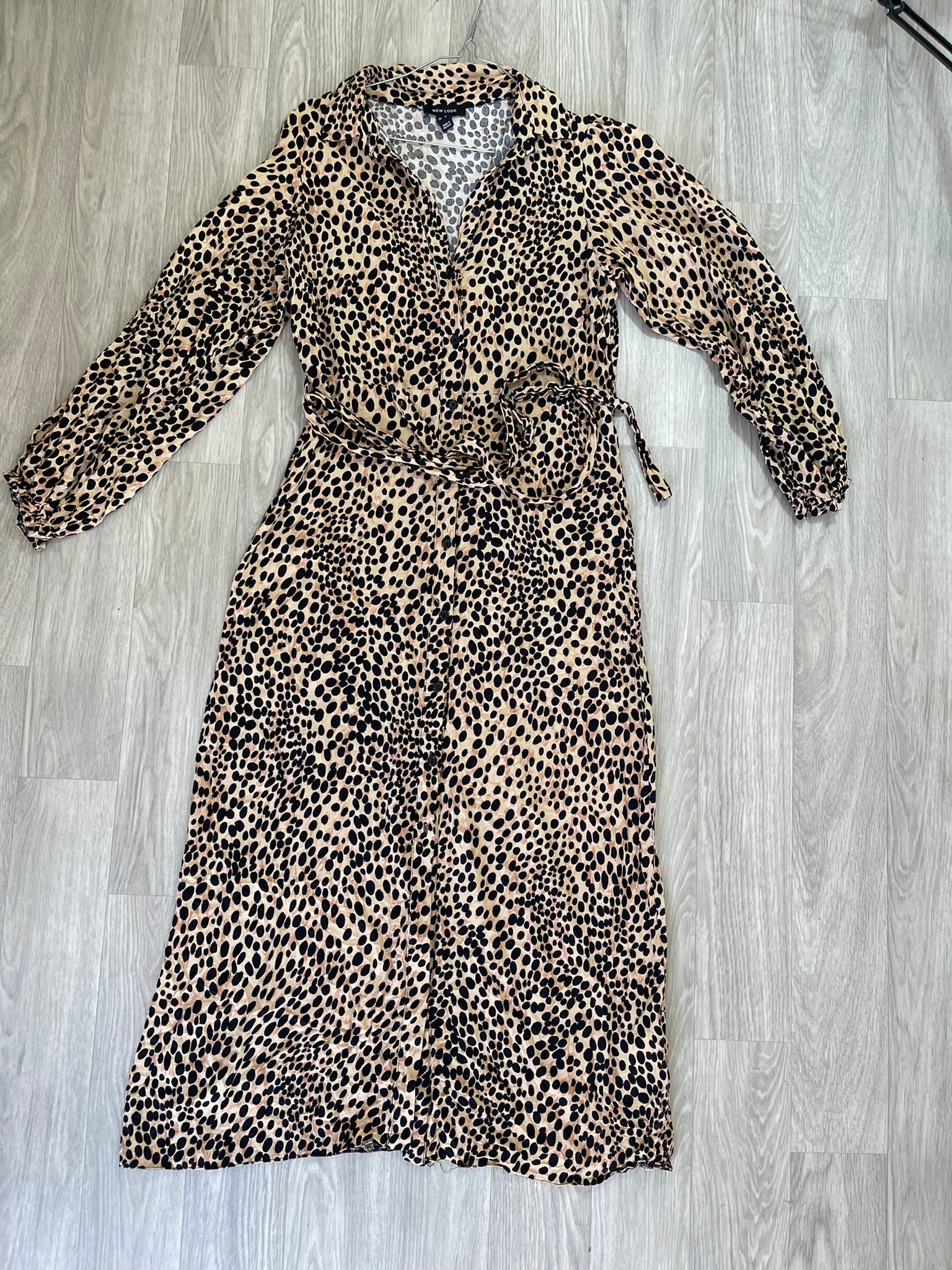 Robe chemise imprimé léopard beige et noir Taille M