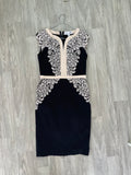 Robe noire dentelle crème brodée