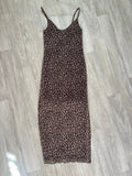 Robe longue satinée imprimé léopard