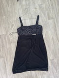 Robe noire pailletée à dos nu