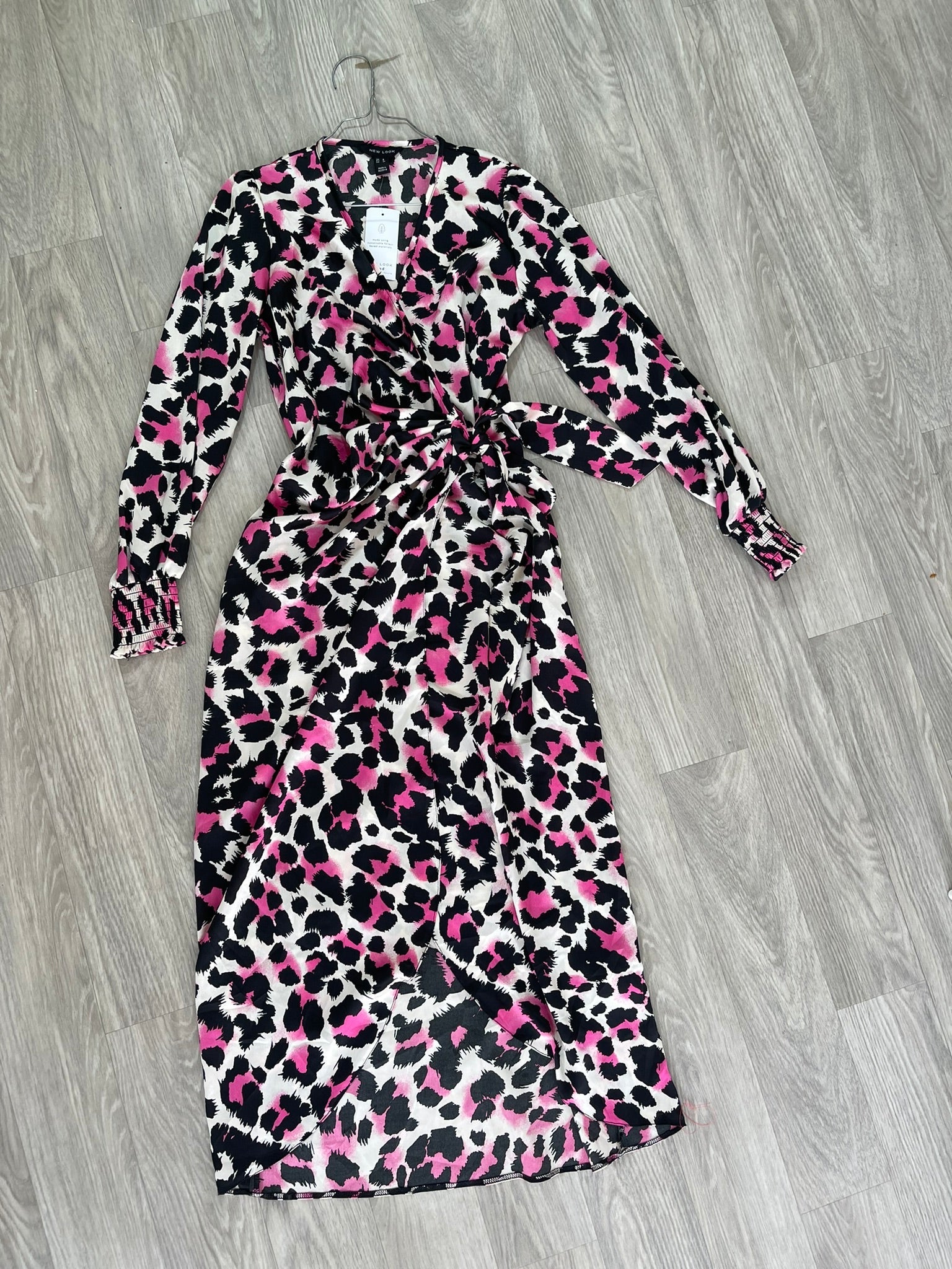 Robe portefeuille léopard rose et noir