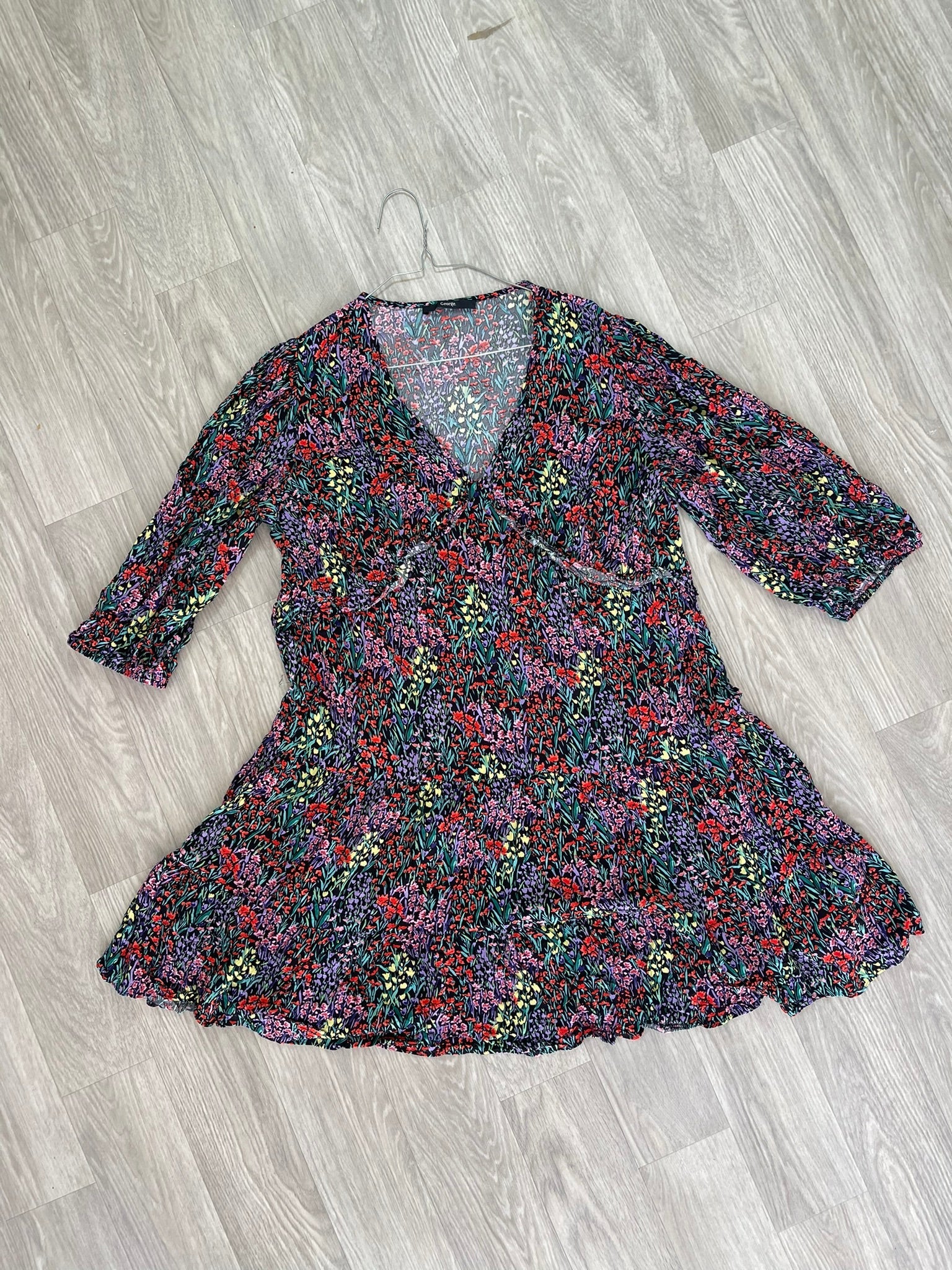Robe portefeuille fleurie multicolore