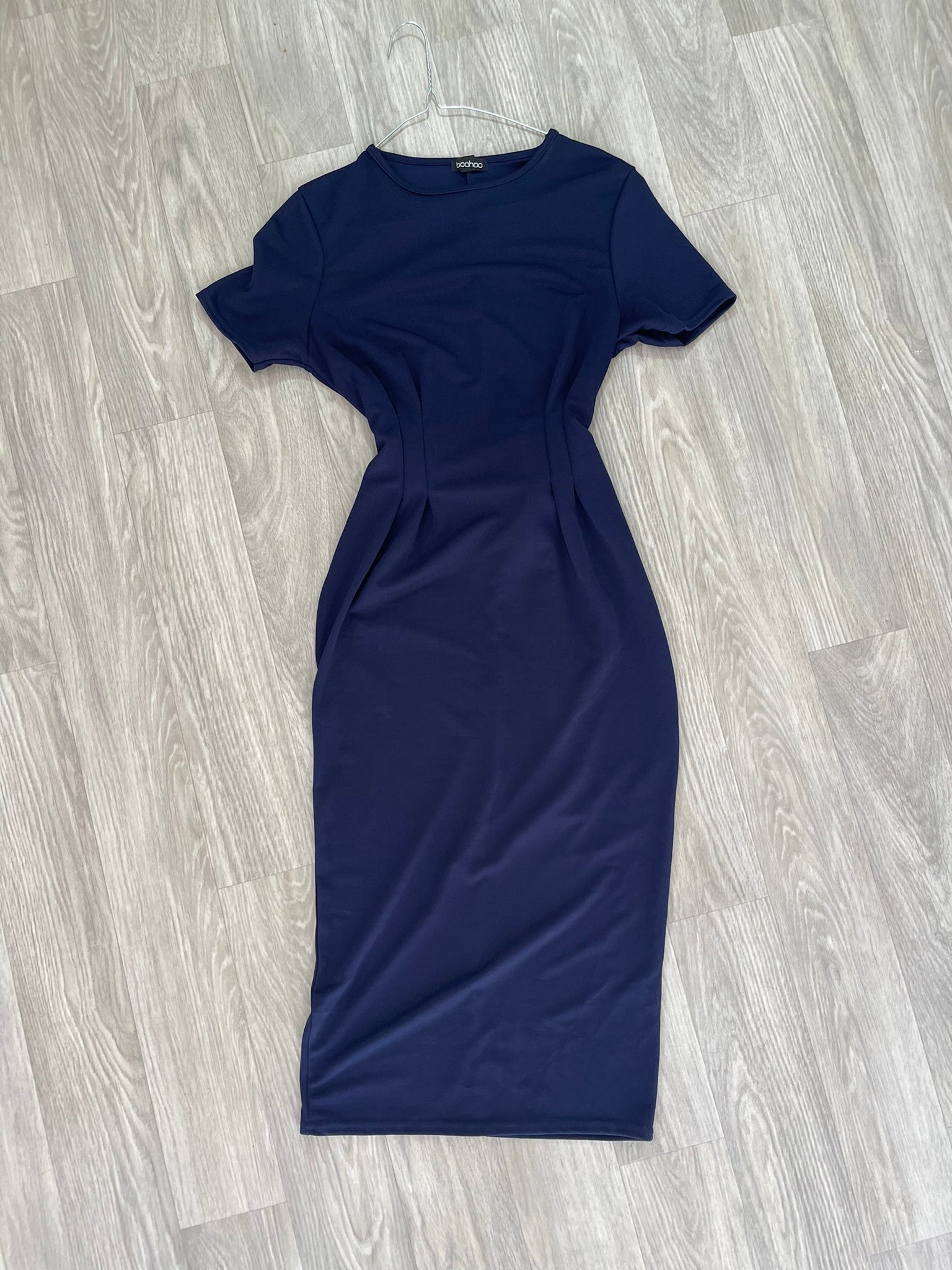 Robe bleu marine à col montant froncé