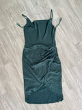 Robe longue satinée vert forêt portefeuille