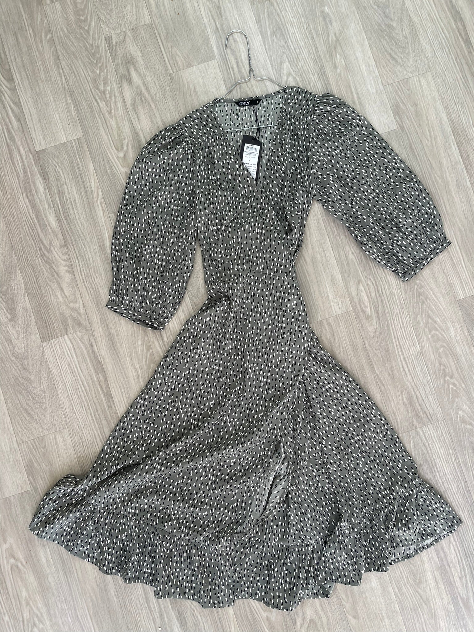 Robe grise imprimé tirets noirs et blancs - Neuve