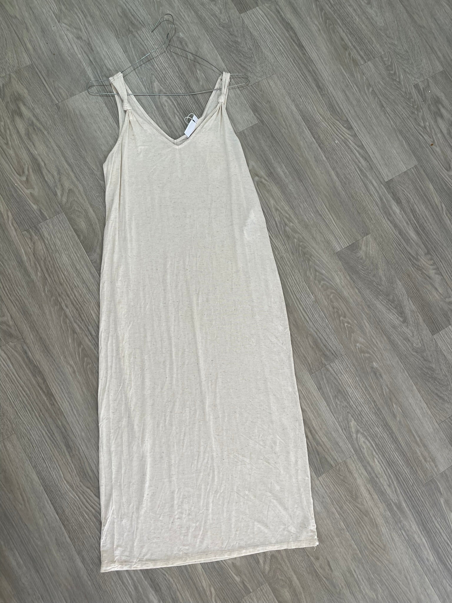 Robe longue beige côtelée, bretelles nouées