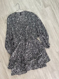 Robe portefeuille imprimé léopard gris, manches longues - Mango