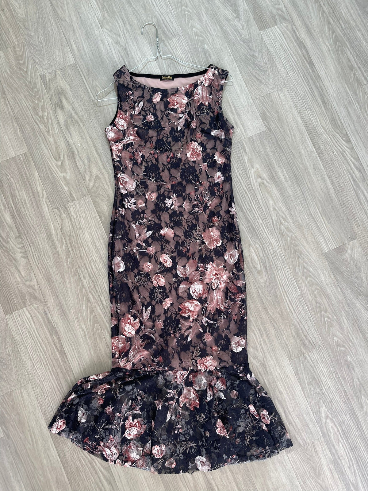 Robe en dentelle florale noire et rose, manches courtes - Cotton Club