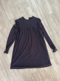 Robe noire semi-transparente à volants, manches longues