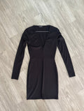 Robe noire rayée plissée, manches longues et décolleté en V - PrettyLittleThing