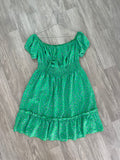 Robe milkmaid verte à fleurs bleues, encolure nouée