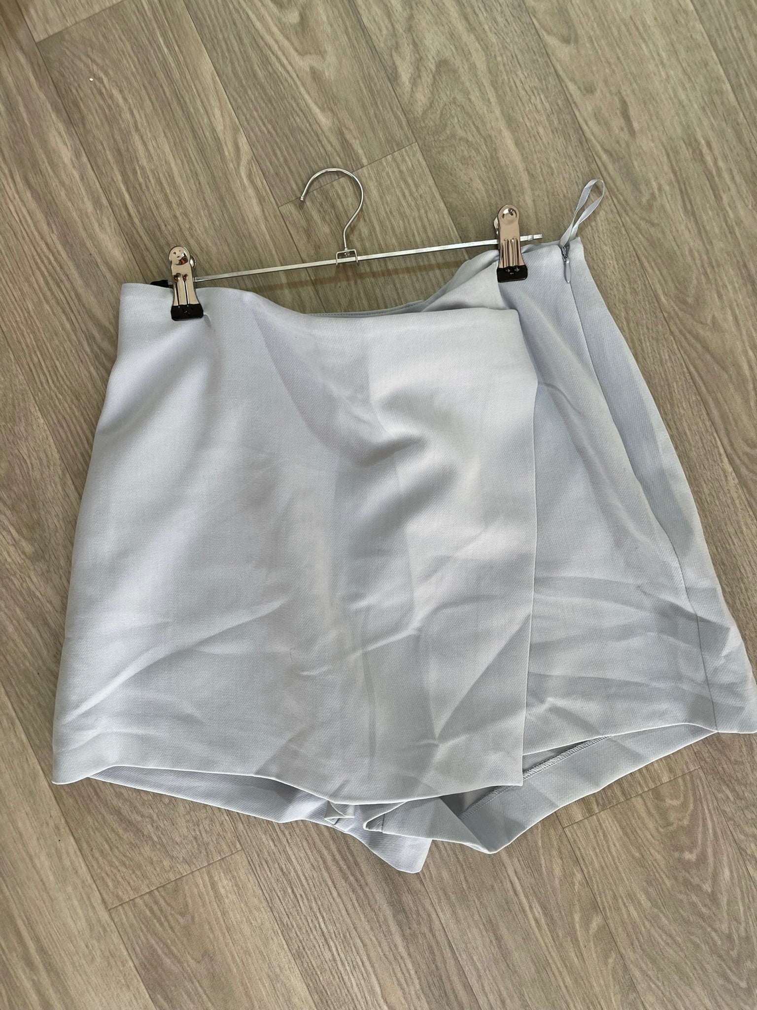 Jupe-short bleu clair effet portefeuille