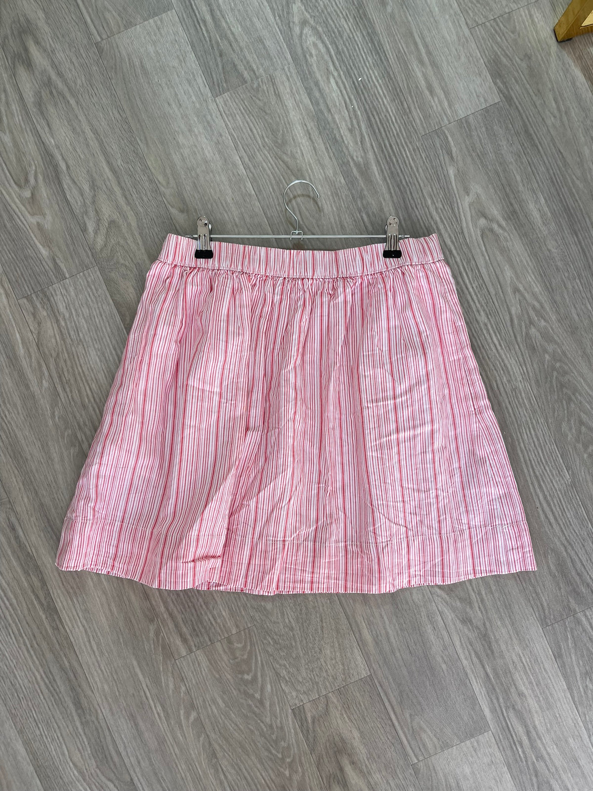 Jupe courte rayée rose et blanche GAP
