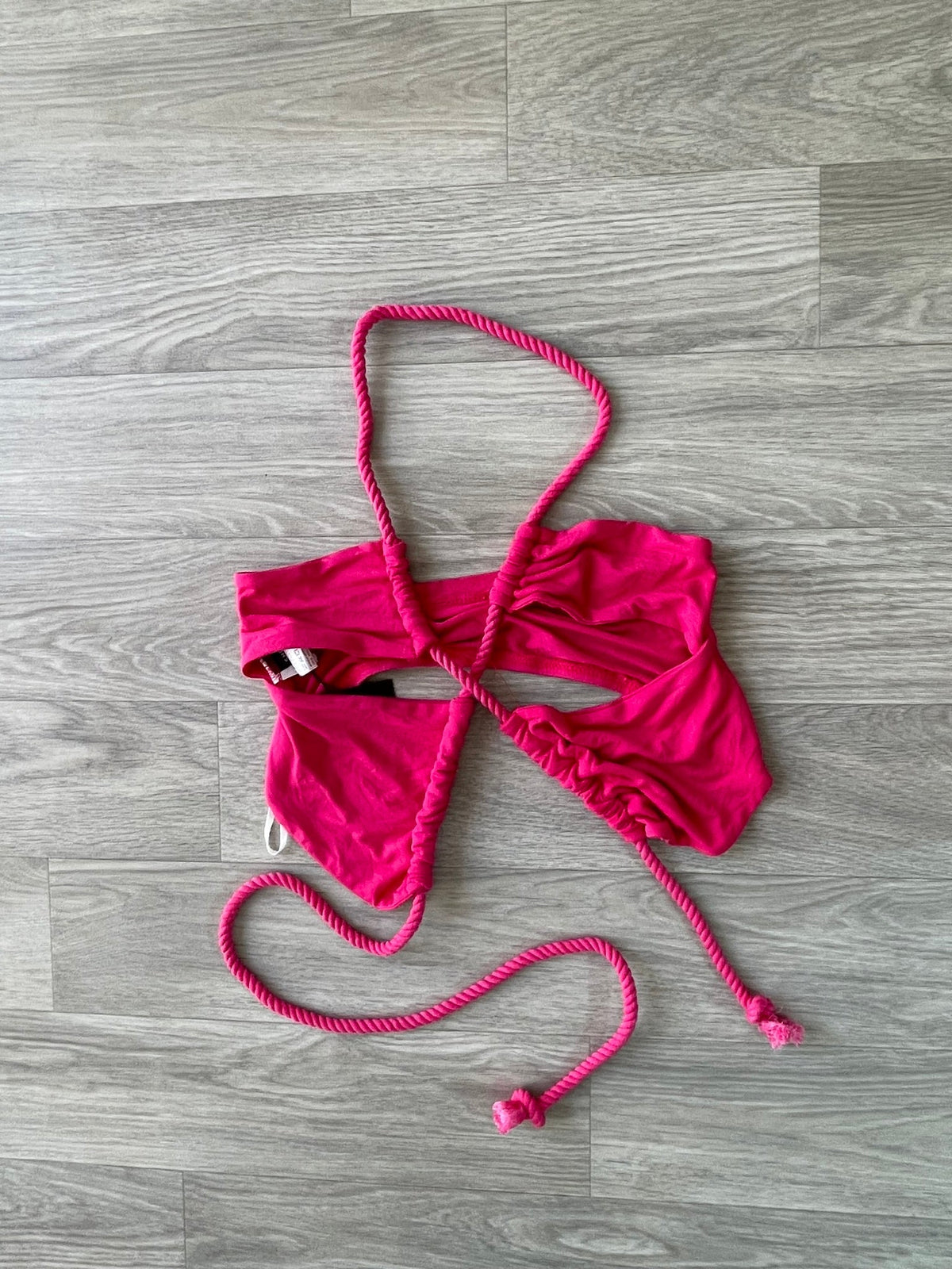 Haut rose fuchsia à cordon ajustable