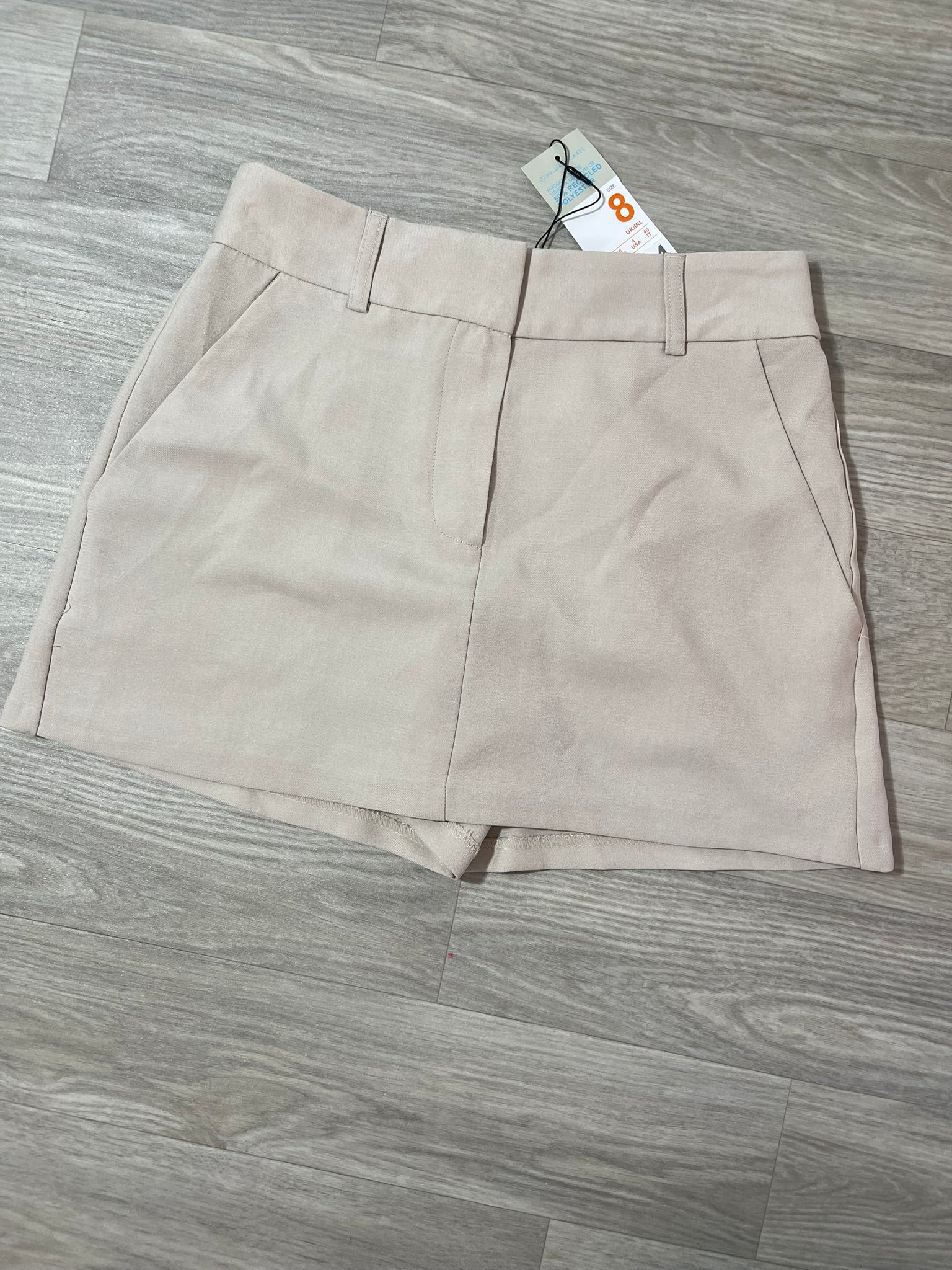 Short taupe habillé style jupe-culotte