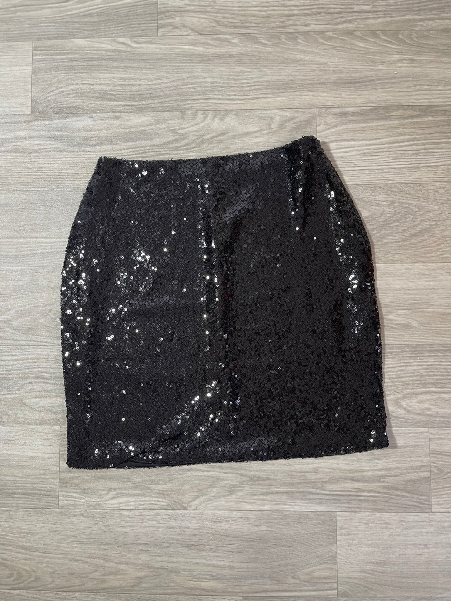 Jupe mini noire à sequins