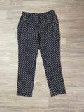 Pantalon fleuri noir et blanc motif médaillon