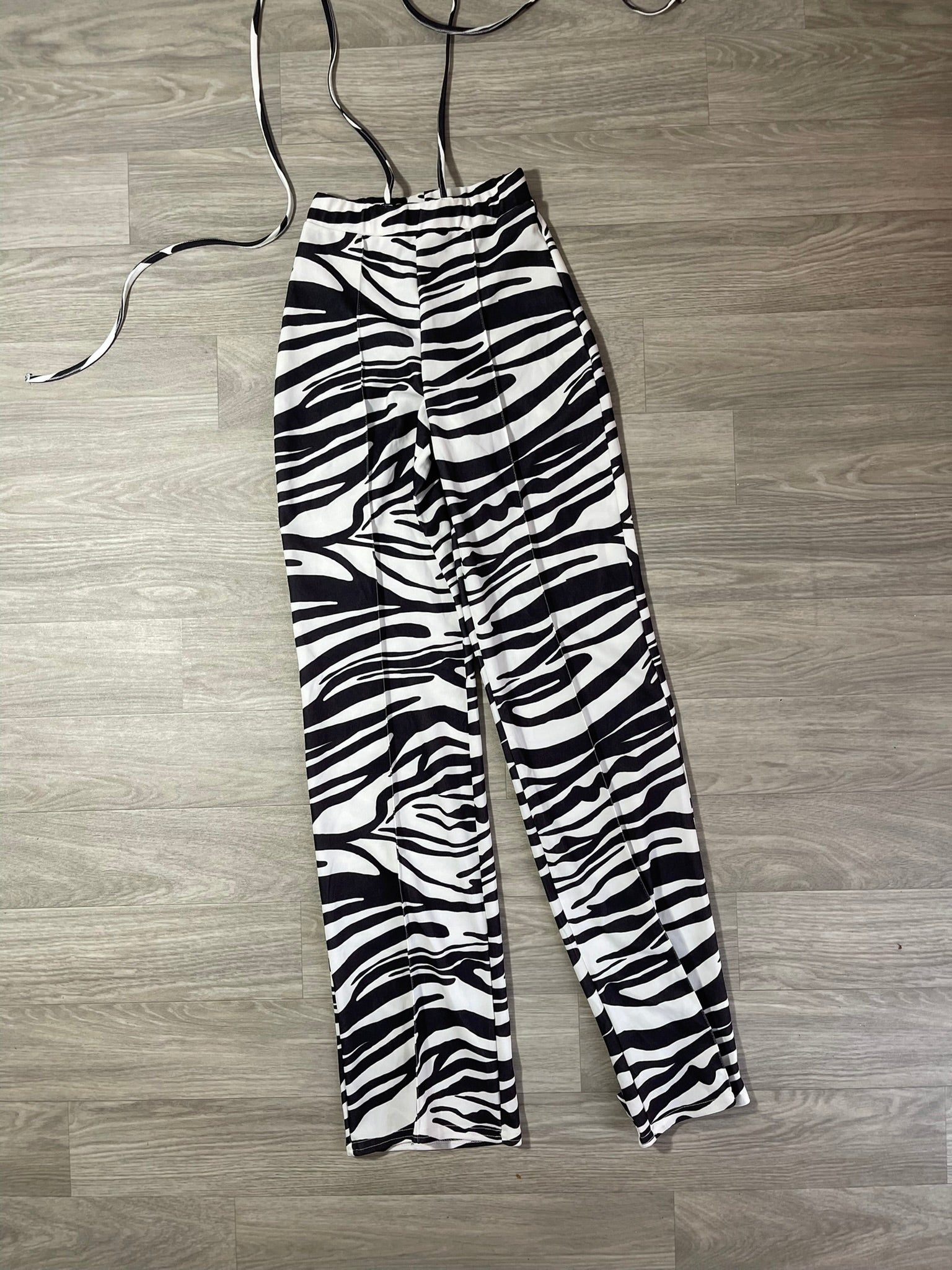 Pantalon slim imprimé zèbre à liens